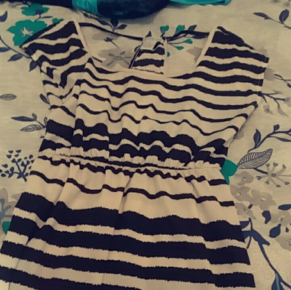 Black and white backless dress (short)